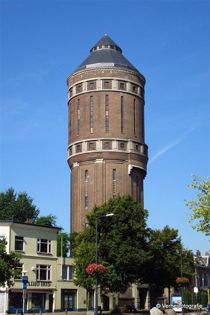 De watertoren aan de Amsterdamsestraatweg.
              <br/>
              Annemarieke Verheij, 31 augustus 2016